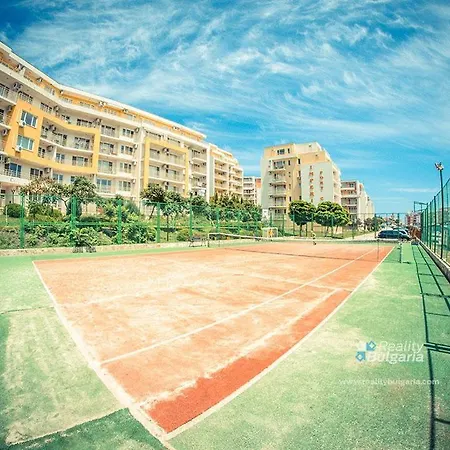 Beautiful Right By The Sea, Apartment *