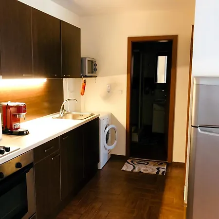 Apartment Beautiful Right By The Sea,