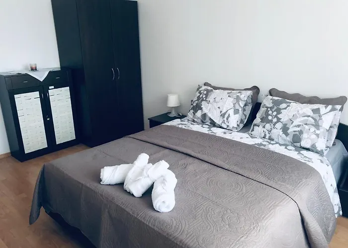 Beautiful Right By The Sea, Apartment