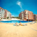 Beautiful Right By The Sea, 圣弗拉斯